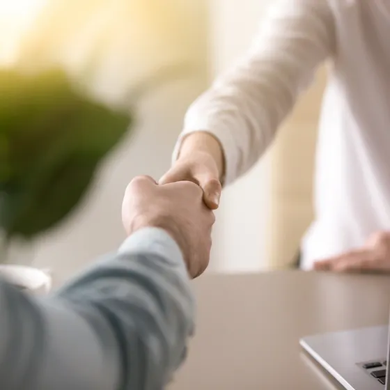 Avancer main dans la main avec des professionnels !