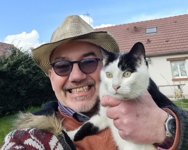 Profil de ALAIN THELLIER