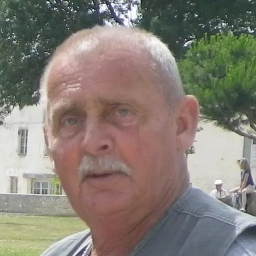 Profil de Guy PERONNE