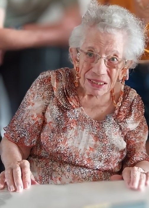 Profil de Madeleine LAVERRÉ