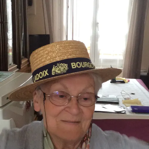 Profil de Yvonne Louise PERREAU