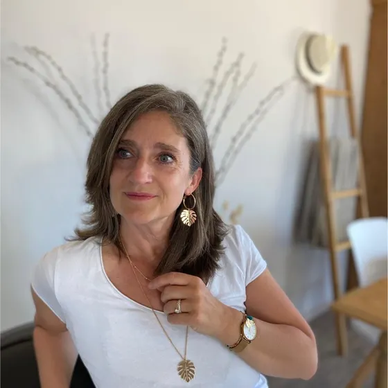 Delphine Letort, certifiée et spécialisée en psycho-généalogie pour Cybille